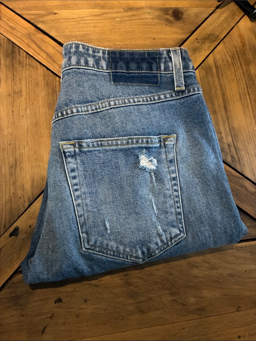 AMO High Rise Stix Crop - Picture 7 of 11